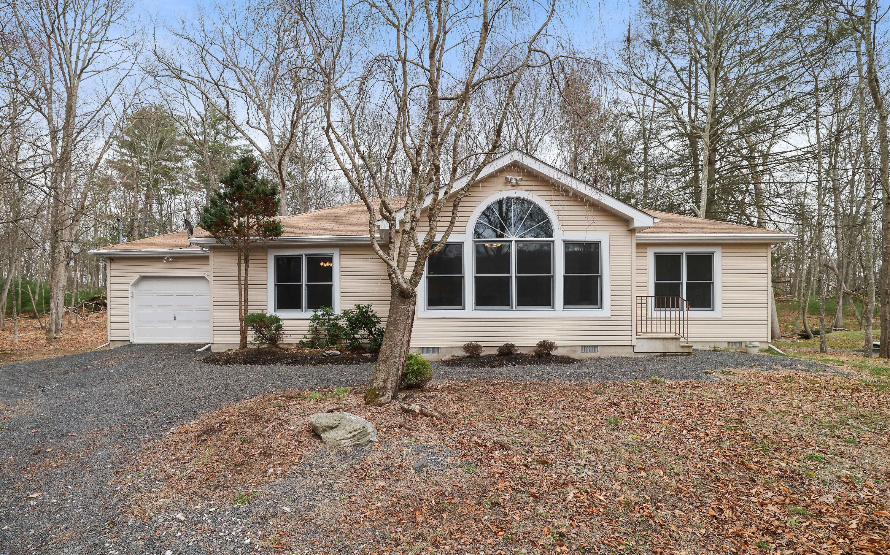 118 Quail Court, Bushkill, Pennsylvania image 2