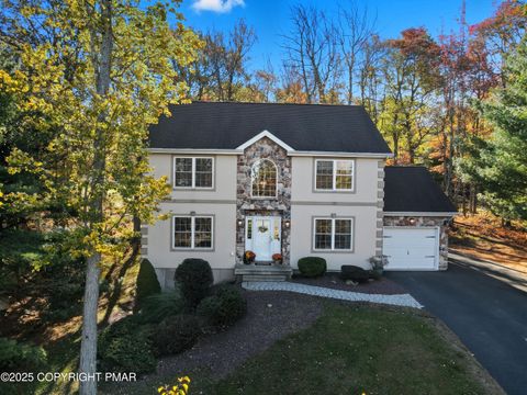 104 Wolf Hollow Road Lake Harmony PA 18624