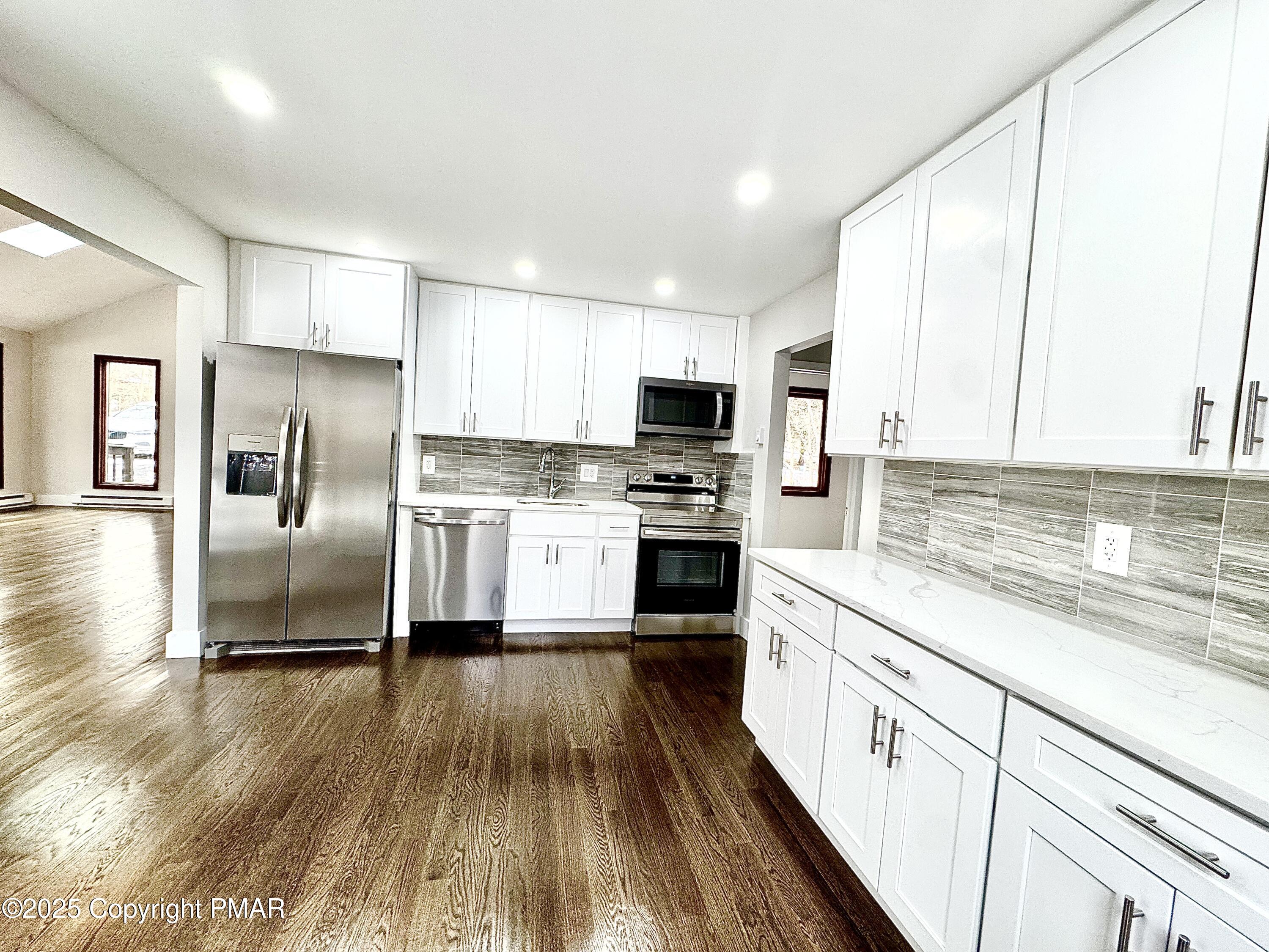 1123 Black Bear Lane, Long Pond, Pennsylvania image 14