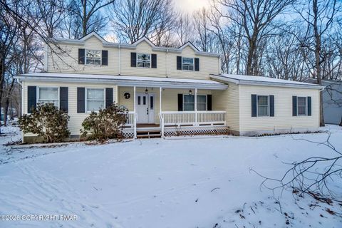 Apartment For Sale - 111 Brewster Way<br/> East Stroudsburg, PA 18301