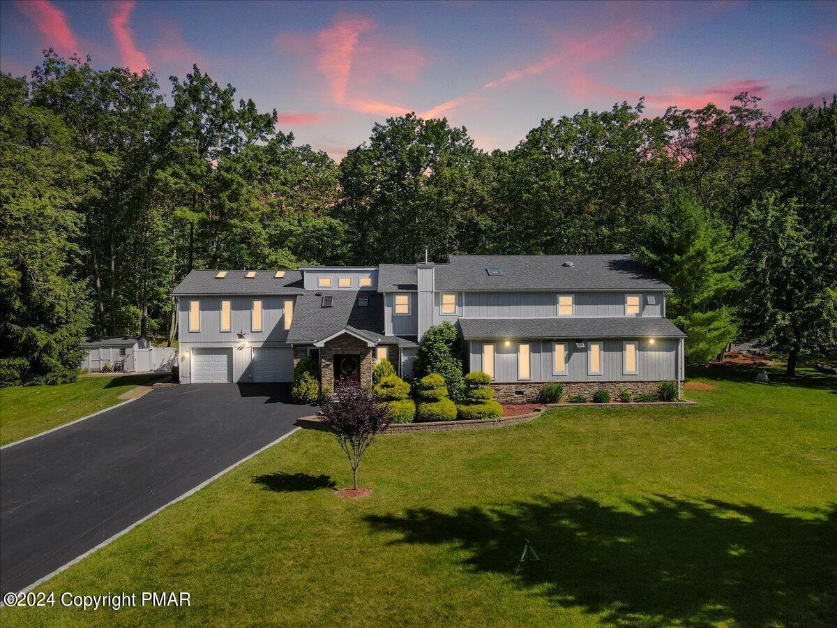 1555 Longleaf Drive, Effort, Pennsylvania image 1