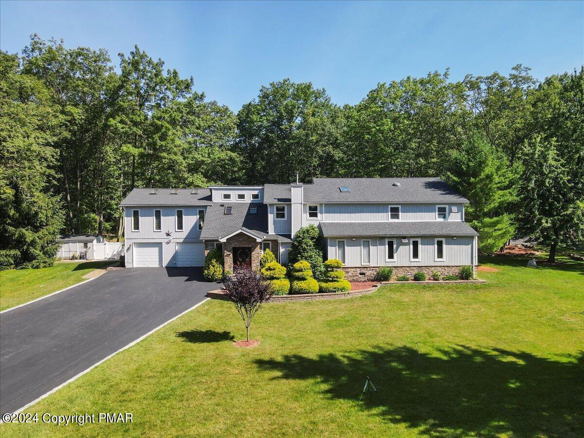 1555 Longleaf Drive, Effort, Pennsylvania image 2