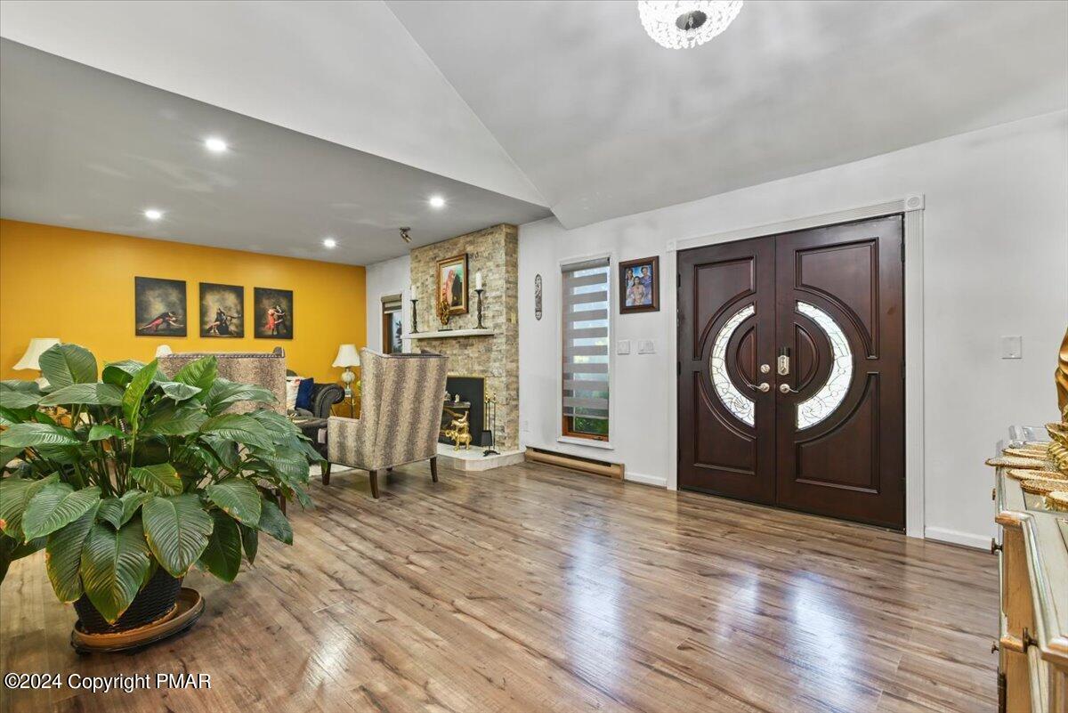 1555 Longleaf Drive, Effort, Pennsylvania image 9
