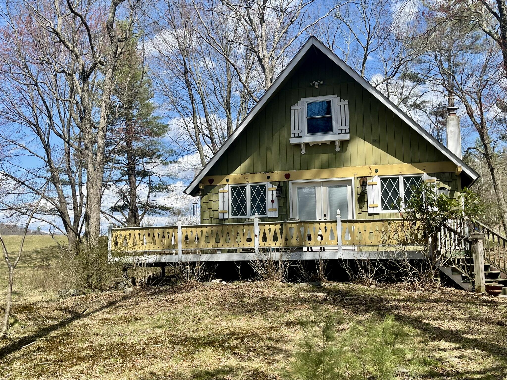 215 Outer Drive, Dingmans Ferry, Pennsylvania image 1
