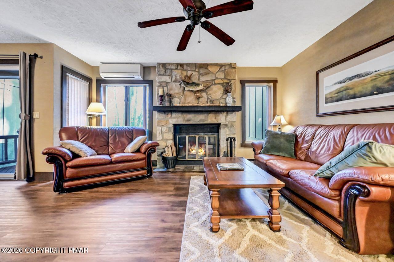 1065 Crestwoods Drive