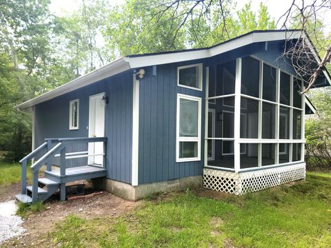 6522 RUNNYMEAD Lane Tobyhanna PA 18466
