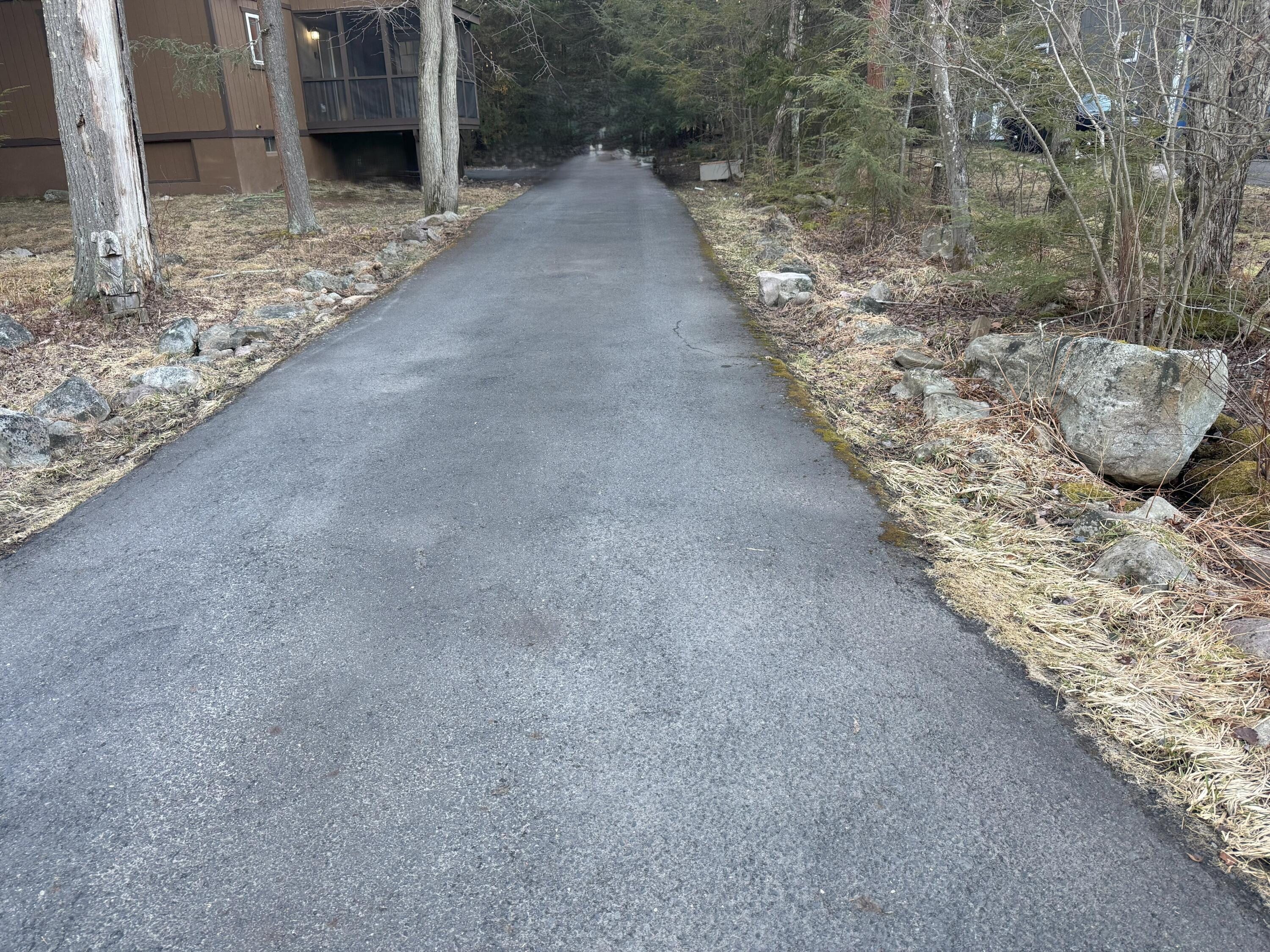 483 Alter Avenue, Pocono Summit, Pennsylvania image 2
