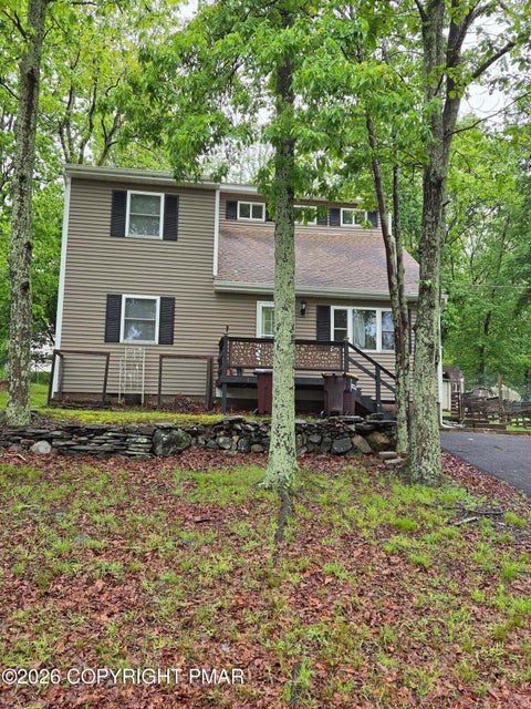 Homes For Sale - 2114 Lakeview Road<br/> Bushkill, PA 18324