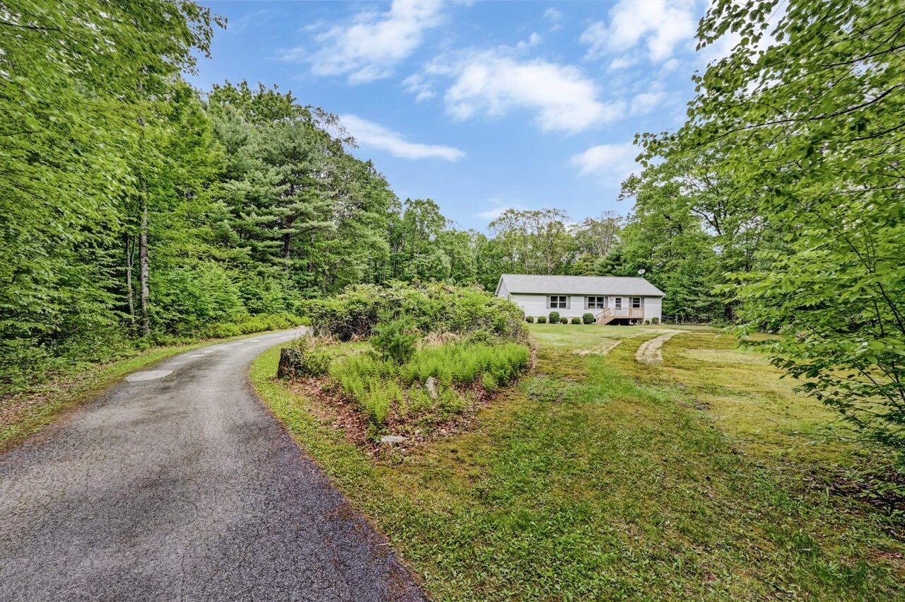 187 Wellington Road, Stroudsburg, Pennsylvania image 1