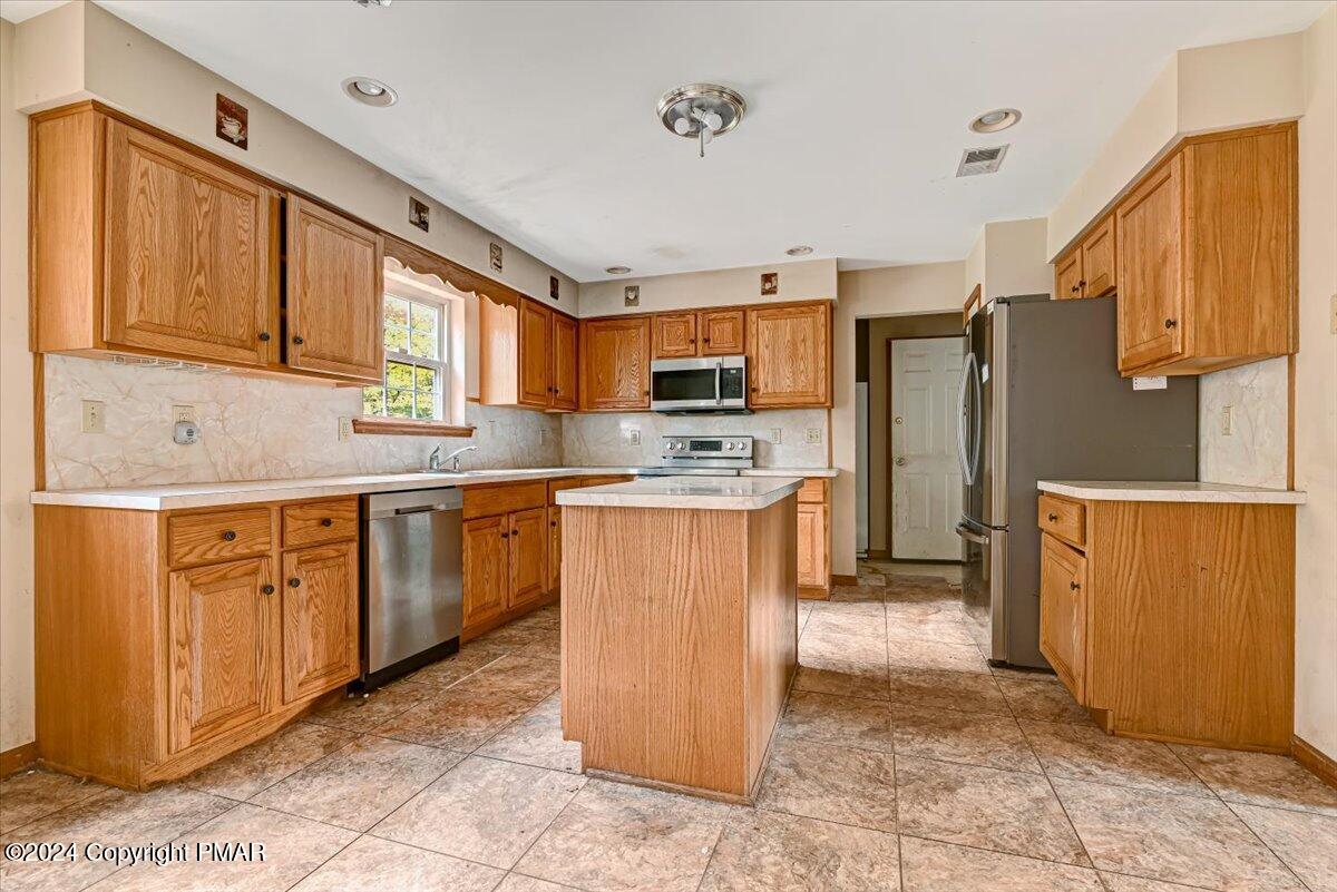 180 Scenic Drive, Blakeslee, Pennsylvania image 7