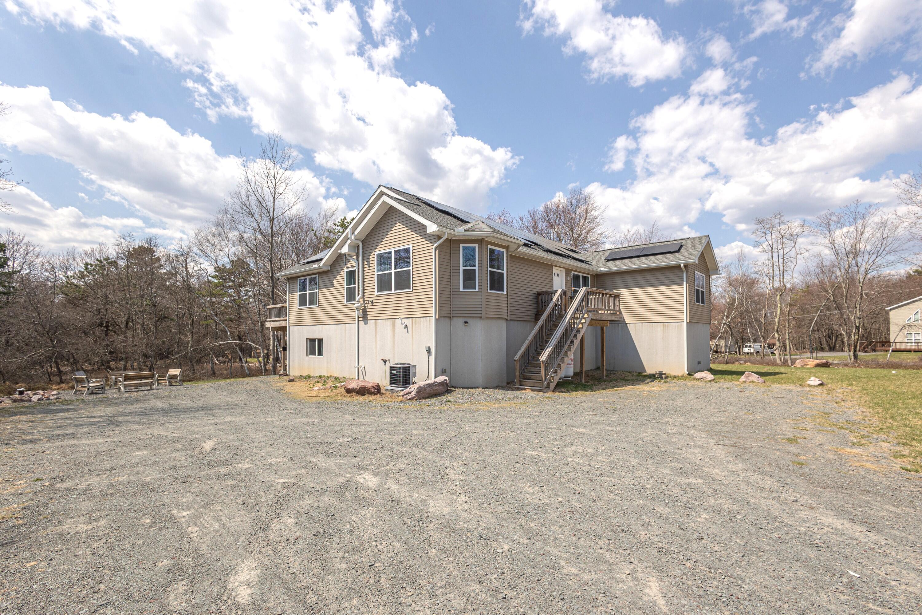 168 Laurel Lane, Blakeslee, Pennsylvania image 1