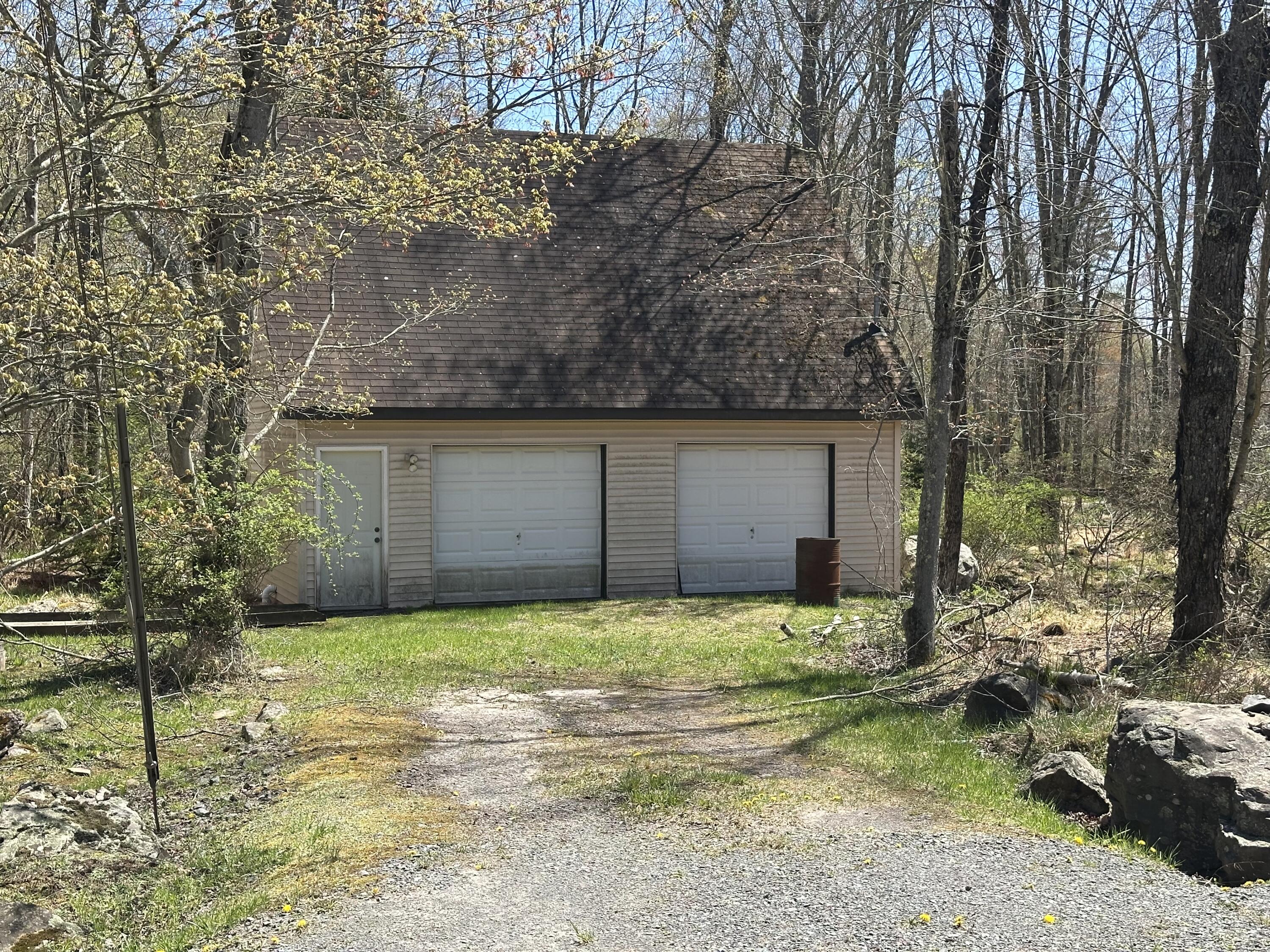 134 Wyalusing Dr, Pocono Lake, Pennsylvania image 3