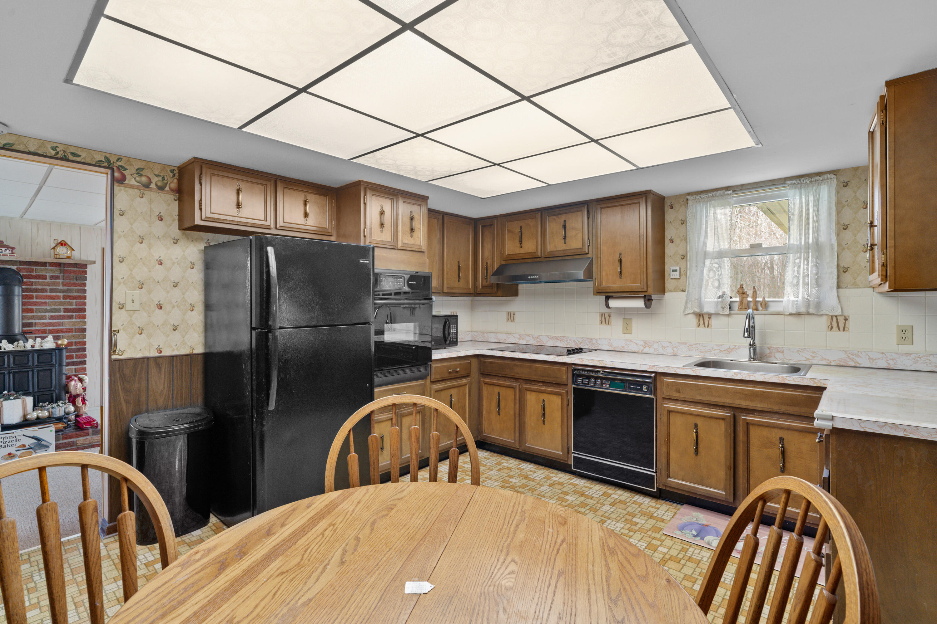 124 Summit Avenue, Pocono Summit, Pennsylvania image 27