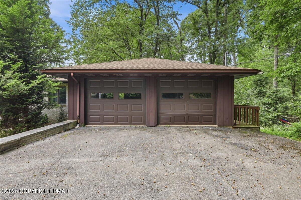 1586 Sullivan Trail
