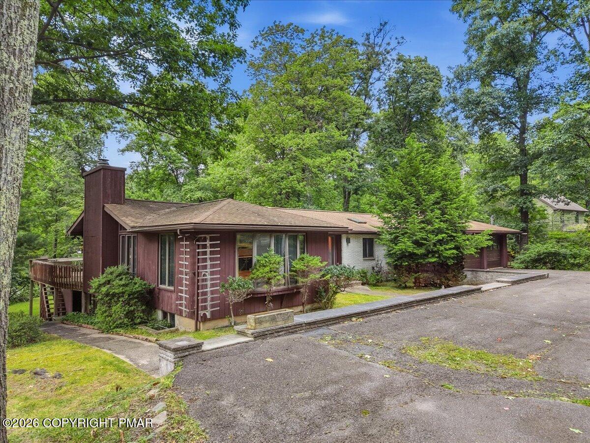 1586 Sullivan Trail