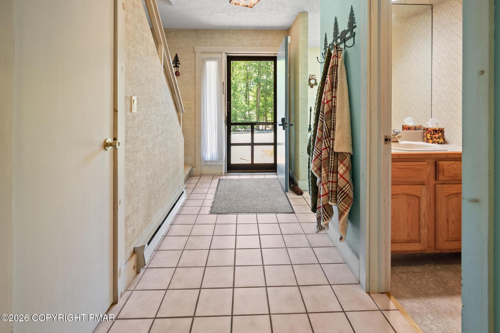525 Rondaxe Lane