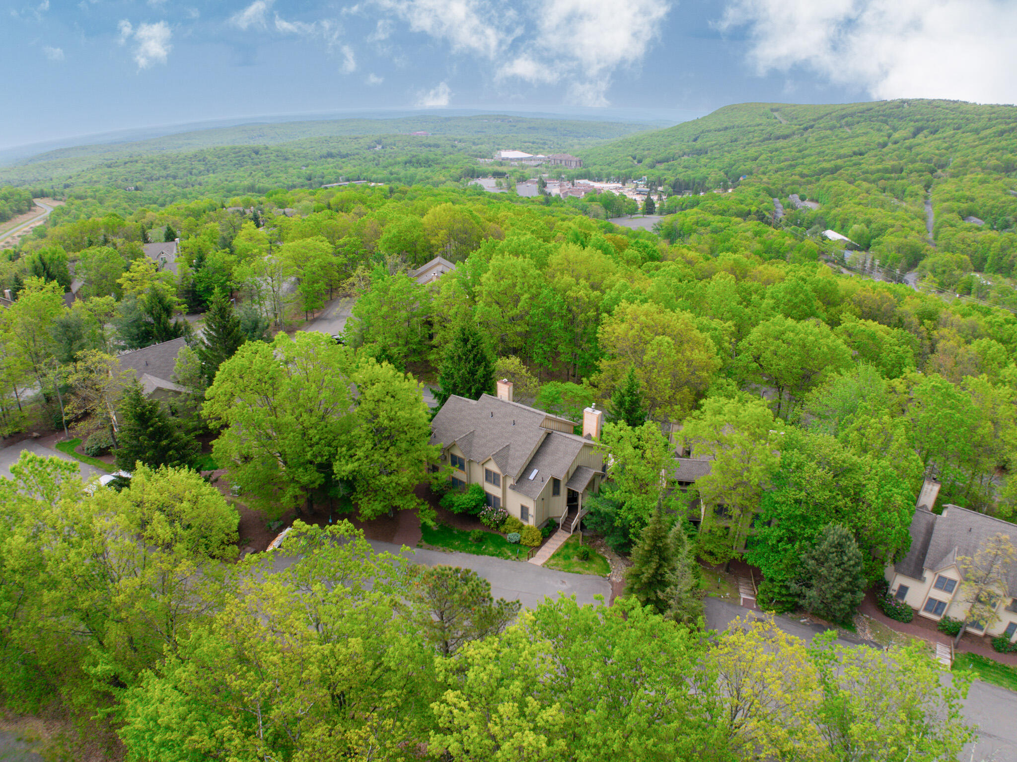 393 Vista Drive, Tannersville, Pennsylvania image 1
