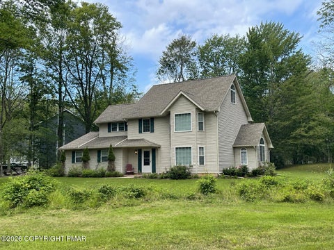 Homes For Sale - 216 Annette Marie Drive<br/> Long Pond, PA 18334