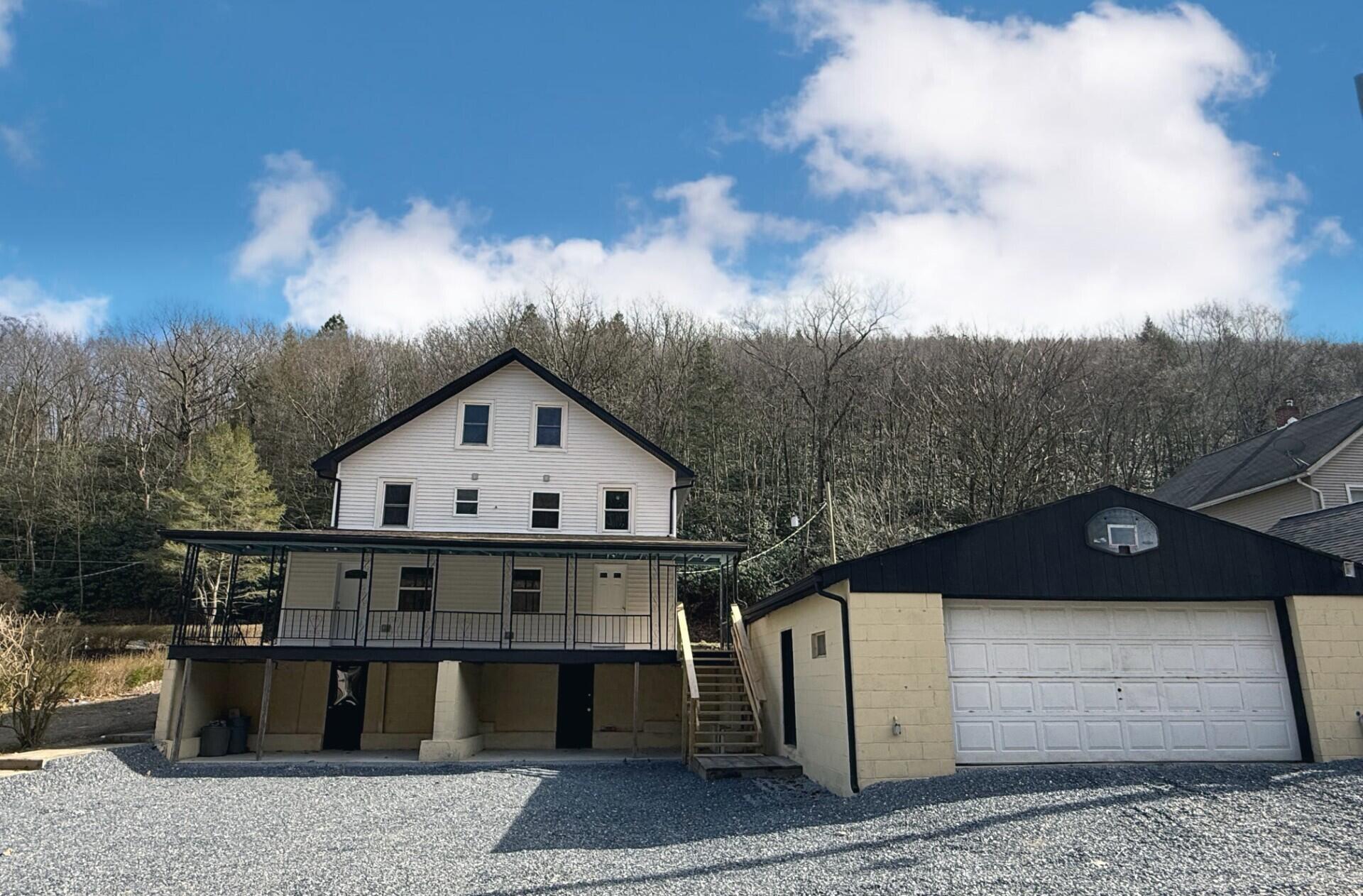 90 Packerton Dam Drive, Lehighton, Pennsylvania image 1