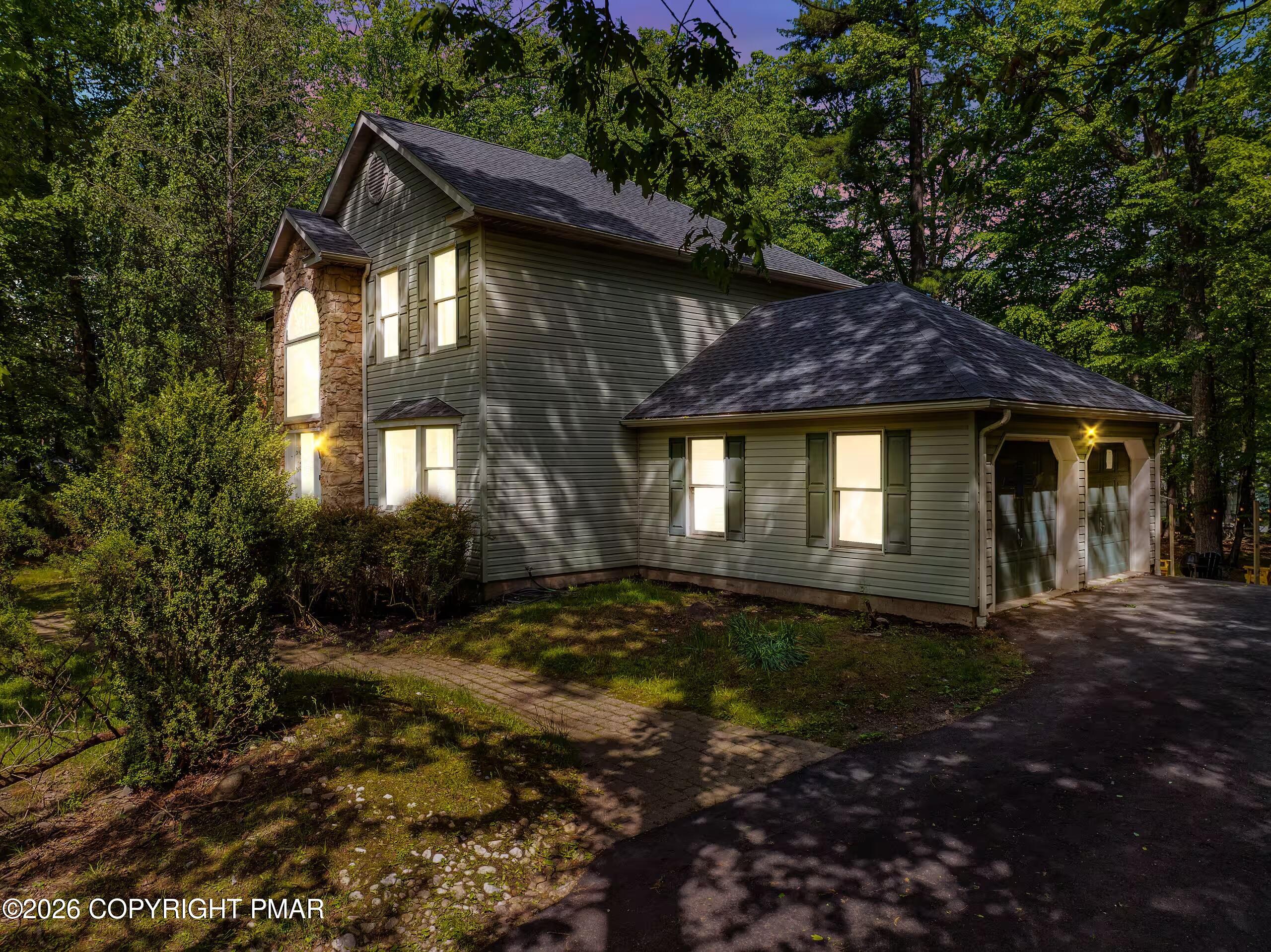 3156 Greenbriar Drive