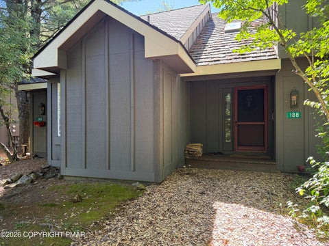 Townhouse For Sale - 188 Snow Ridge Circle<br/> Blakeslee, PA 18610
