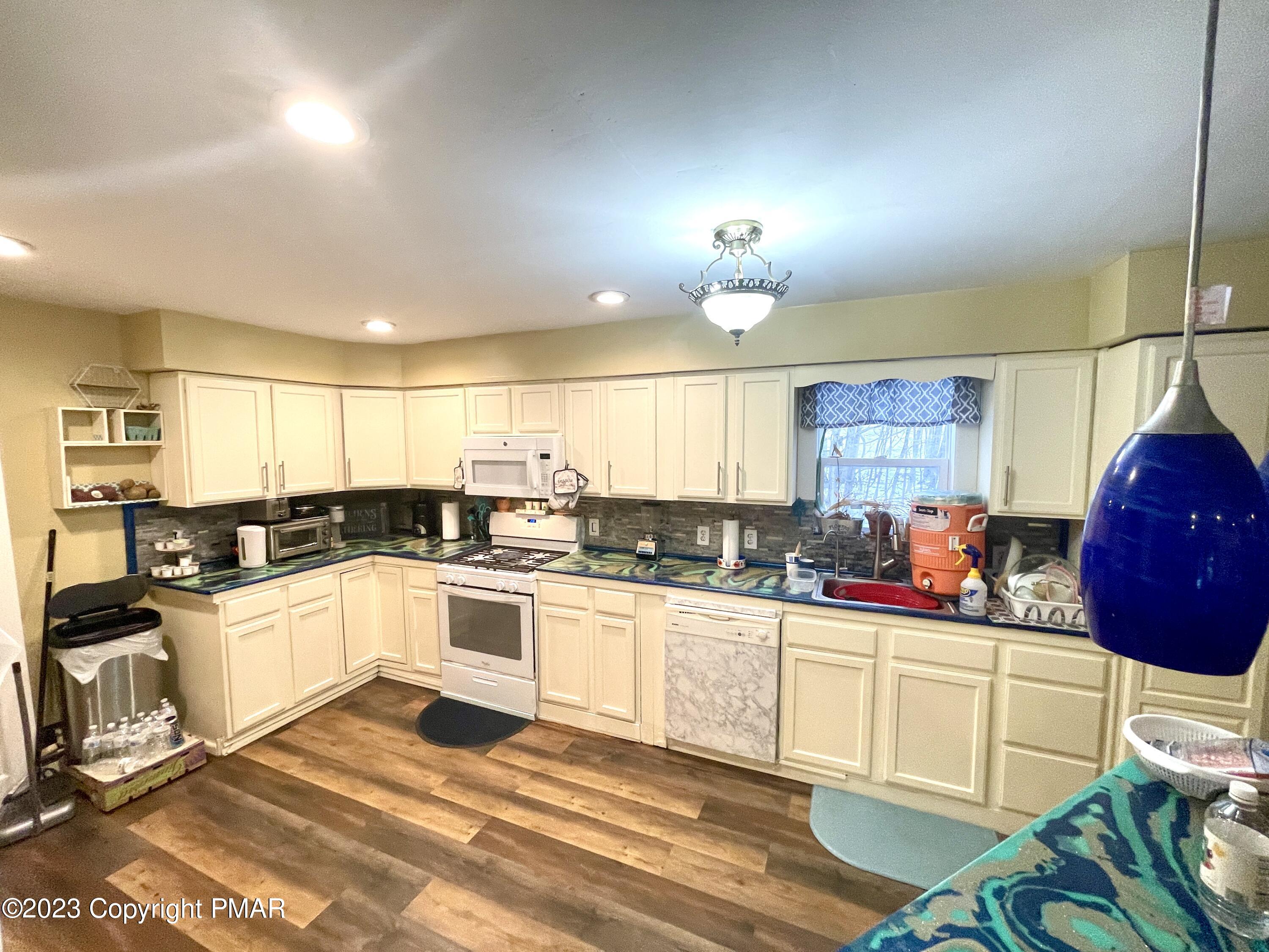 9523 Jasmine Drive, Tobyhanna, Pennsylvania image 7