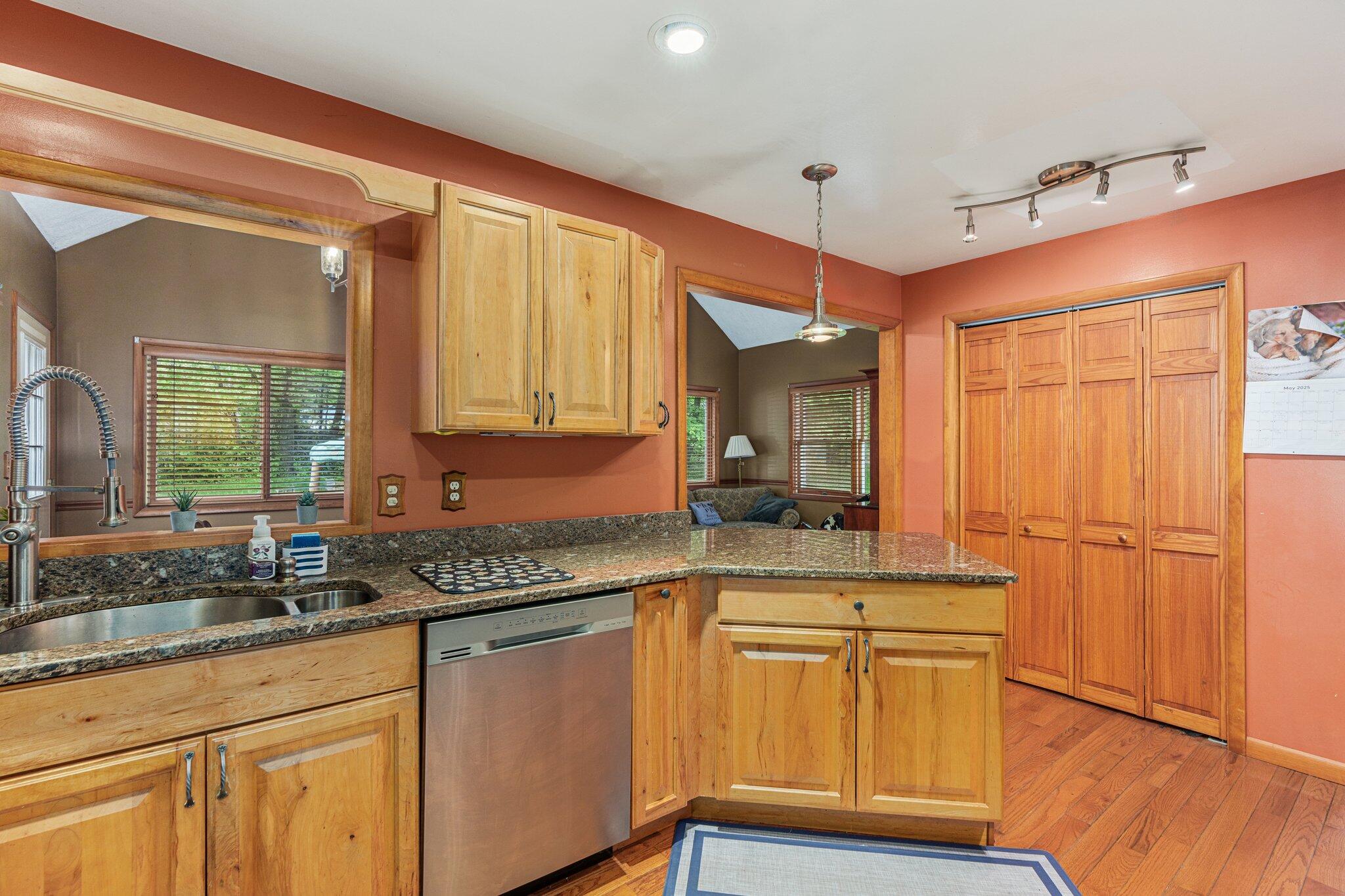 596 Chestnut Street, East Stroudsburg, Pennsylvania image 26