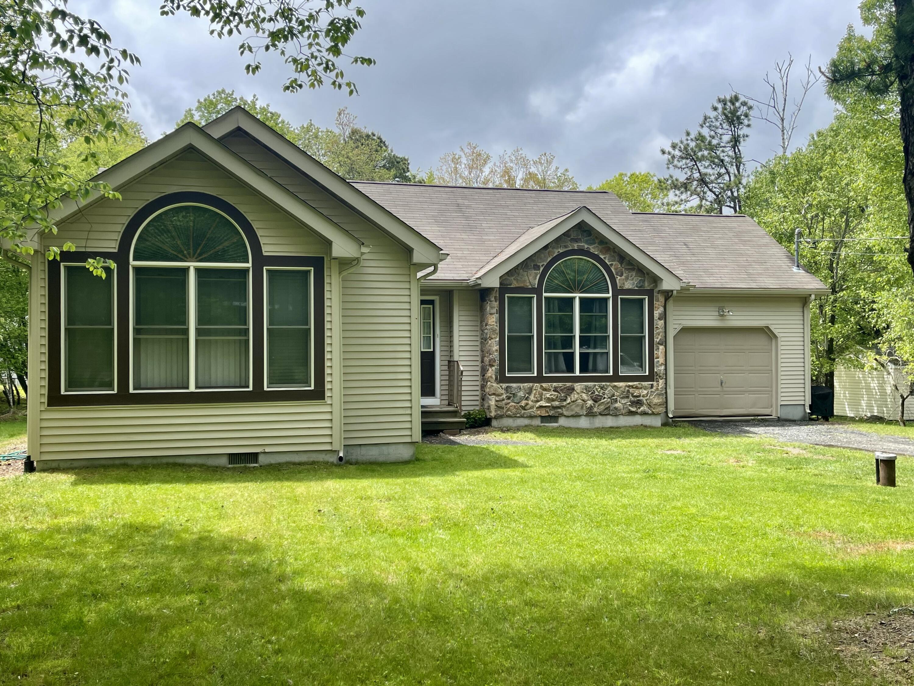350 Brier Crest Road, Blakeslee, Pennsylvania image 3