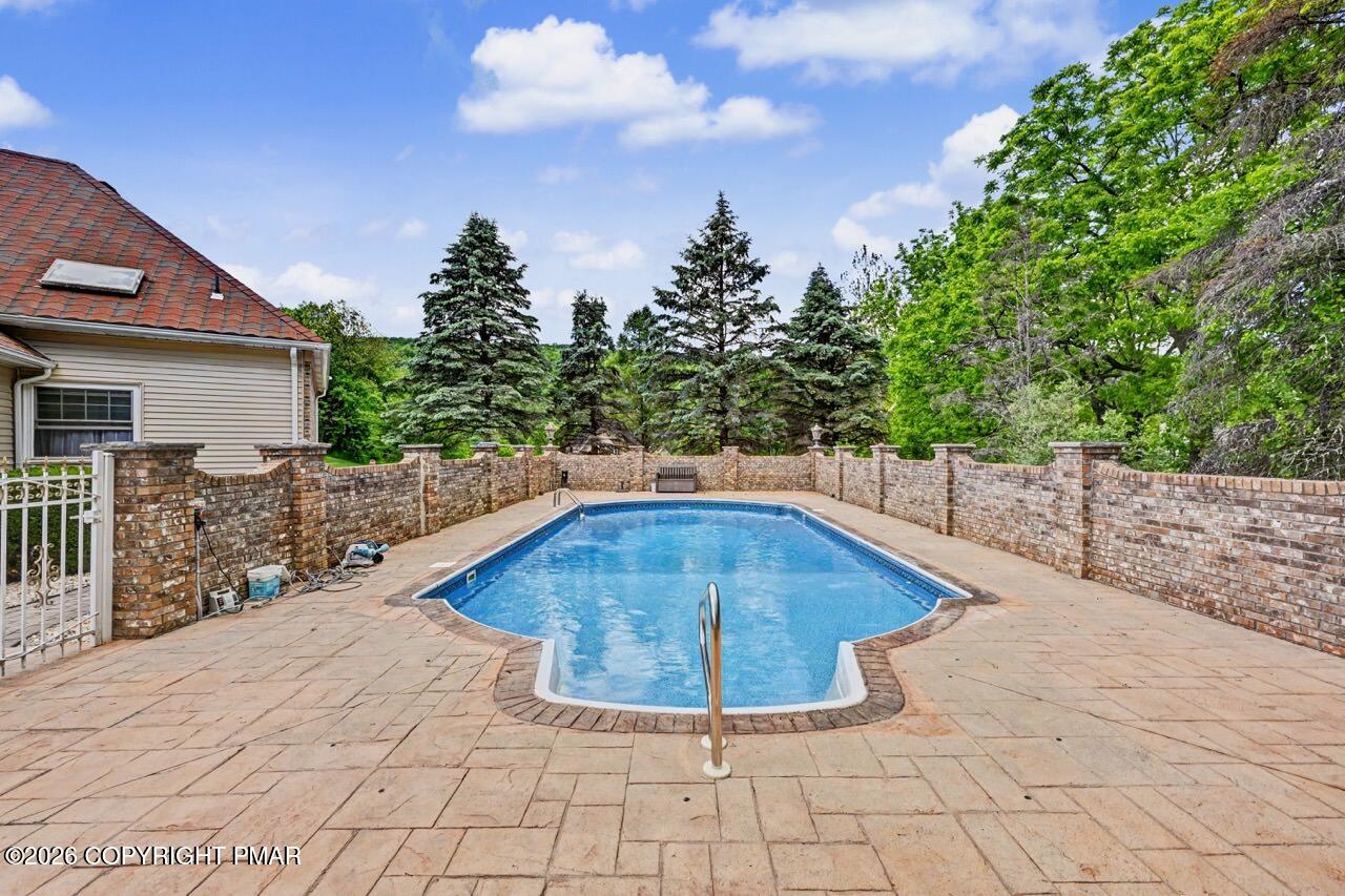 2134 Fox Run Rd, Stroudsburg, PA, 18360, USA, 6 Bedrooms Bedrooms, ,6 BathroomsBathrooms,Residential,Active,2134 Fox Run Rd,PM-141896