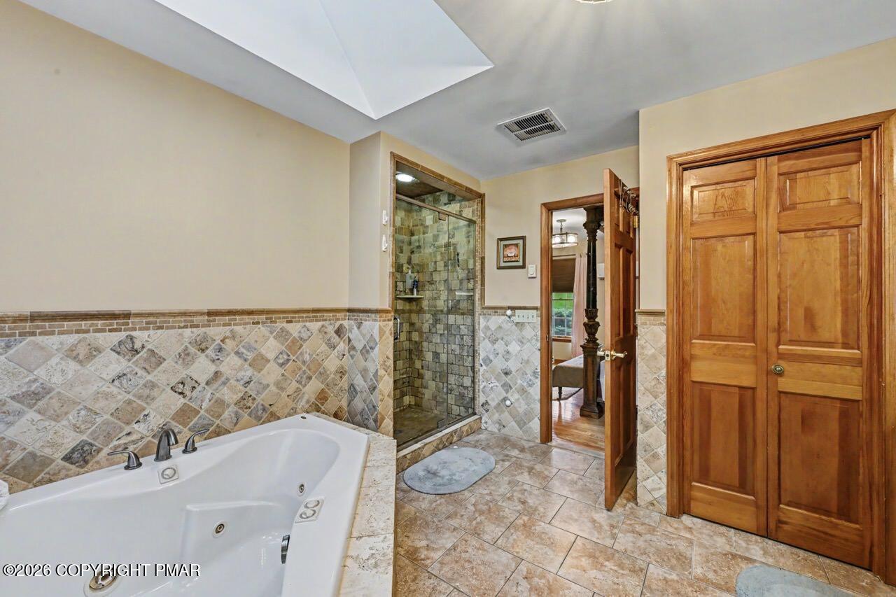 2134 Fox Run Rd, Stroudsburg, PA, 18360, USA, 6 Bedrooms Bedrooms, ,6 BathroomsBathrooms,Residential,Active,2134 Fox Run Rd,PM-141896