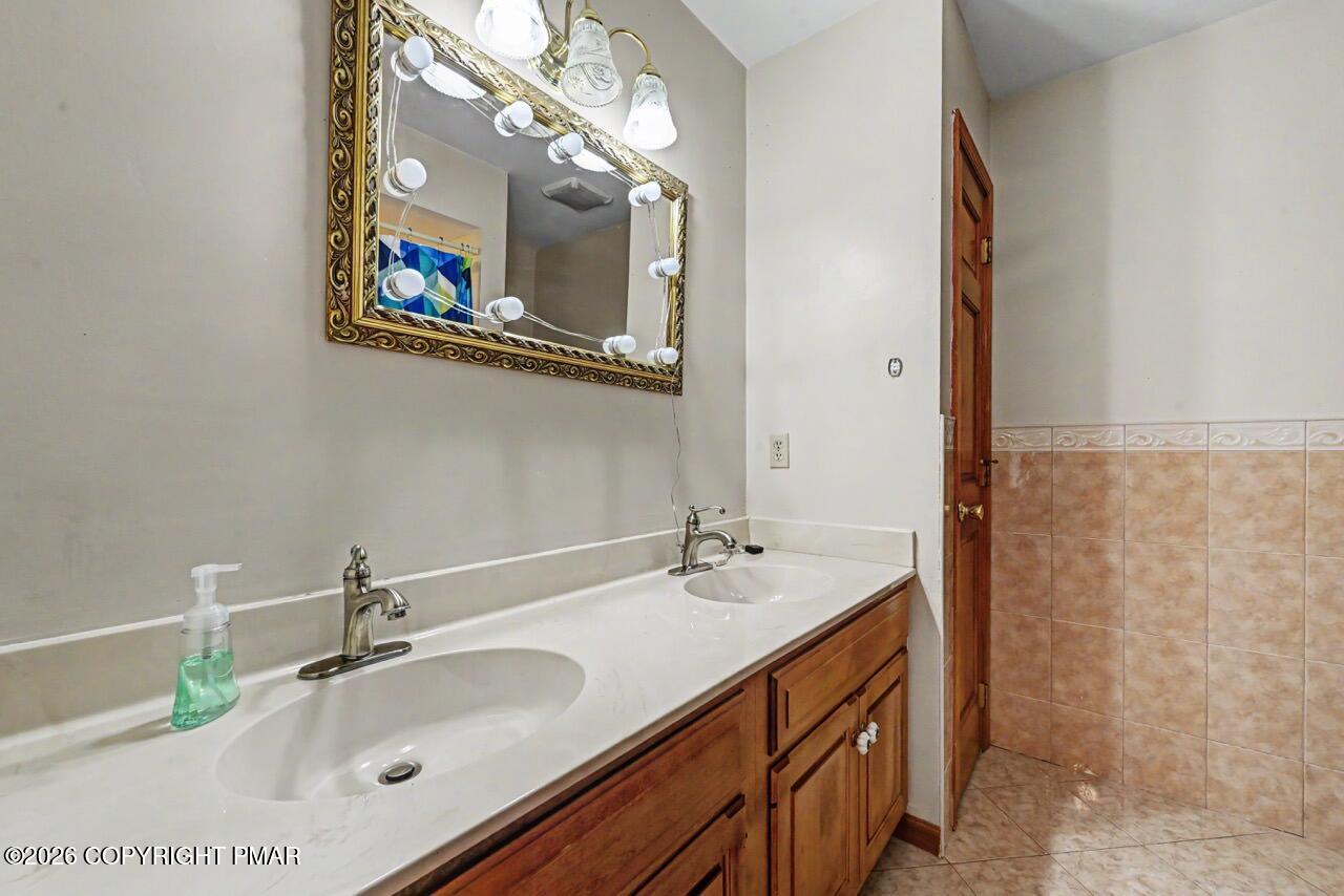 2134 Fox Run Rd, Stroudsburg, PA, 18360, USA, 6 Bedrooms Bedrooms, ,6 BathroomsBathrooms,Residential,Active,2134 Fox Run Rd,PM-141896