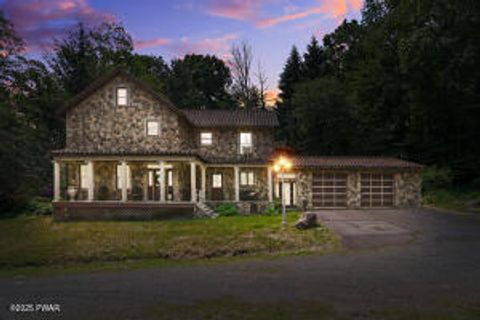 Homes For Sale - 204 Bellemonte Avenue<br/> Hawley, PA 18428