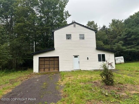 Homes For Rent - 3181 Chip Path<br/> Monroe County, Gouldsboro, PA 18424