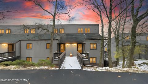 Townhouse For Sale - 182 Upper Village Way<br/> Tannersville, PA 18372