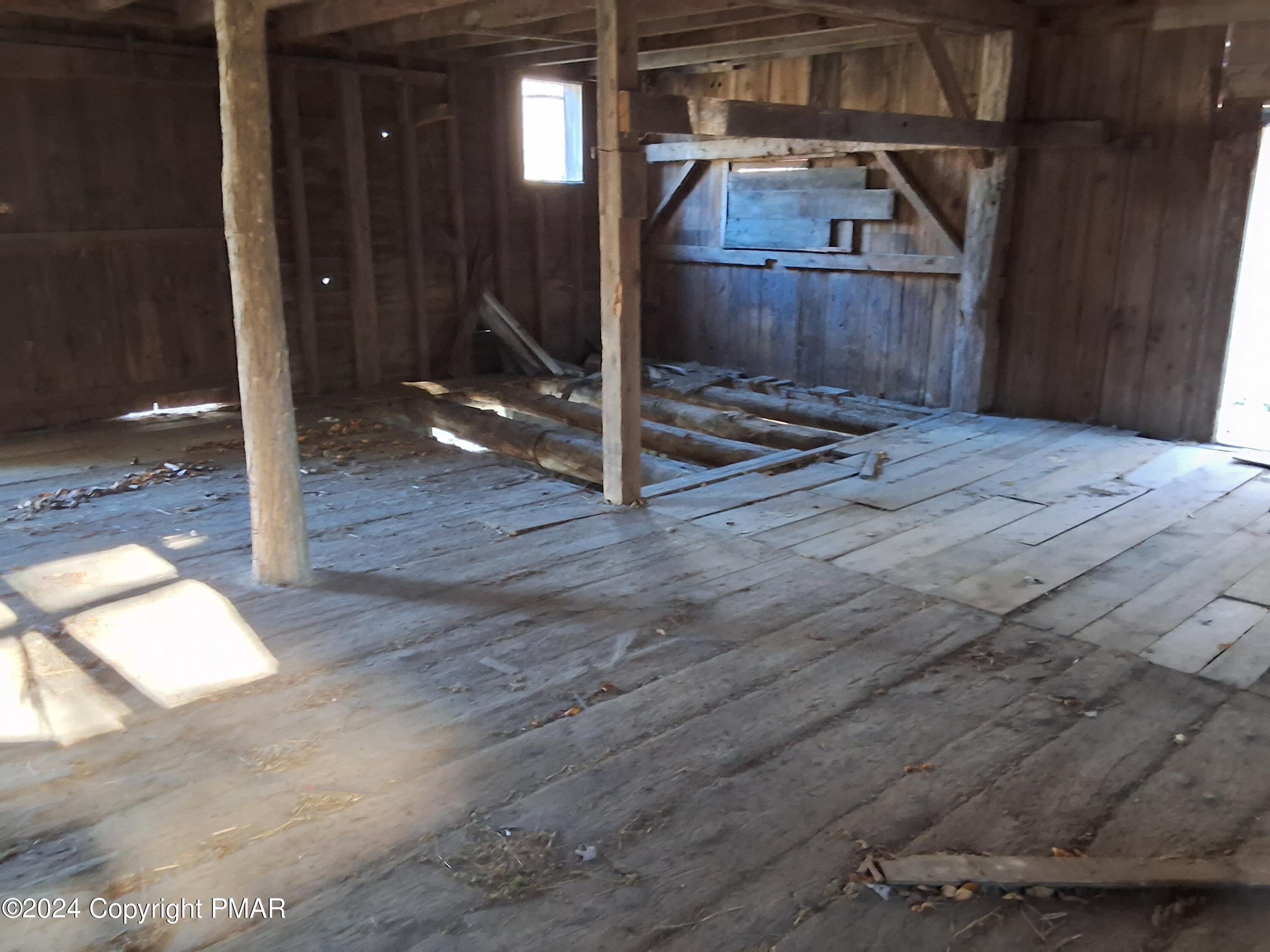 45 Grocery Hill Road, Equinunk, Pennsylvania image 28