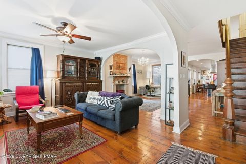 Apartment For Sale - 109 W Broadway<br/> Carbon County, Jim Thorpe, PA 18229