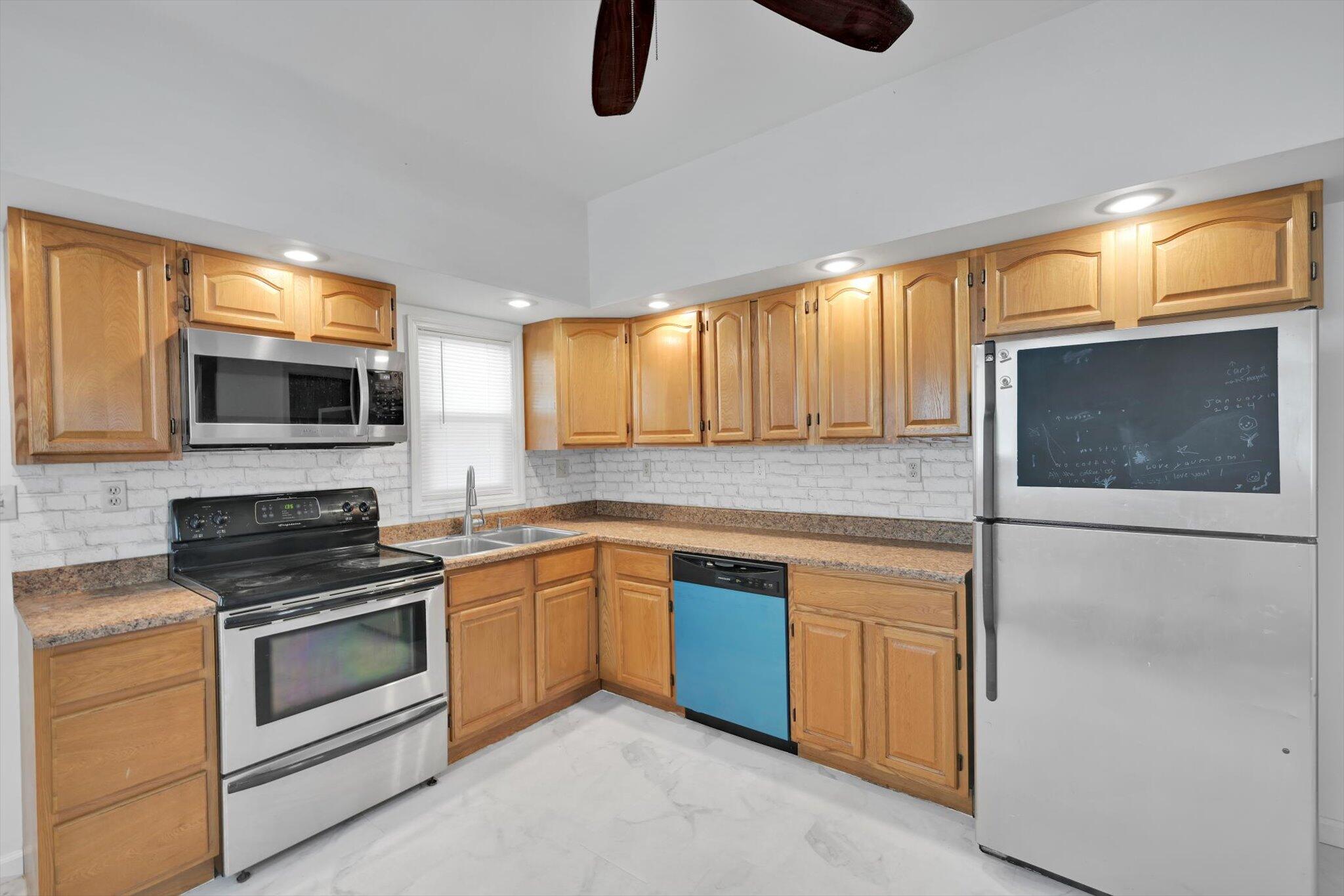 119 N Oak Street, Coal Township, Pennsylvania image 22