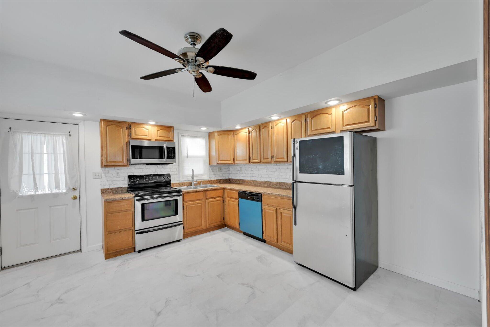 119 N Oak Street, Coal Township, Pennsylvania image 18