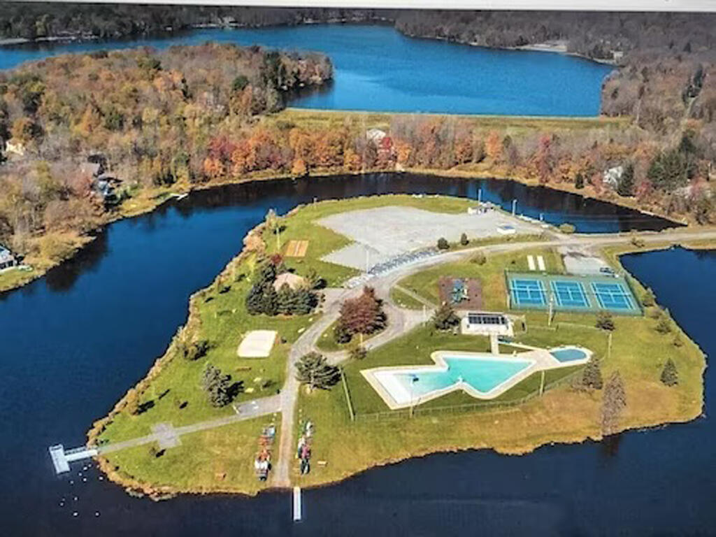 290 Wyomissing Drive, Pocono Lake, Pennsylvania image 36