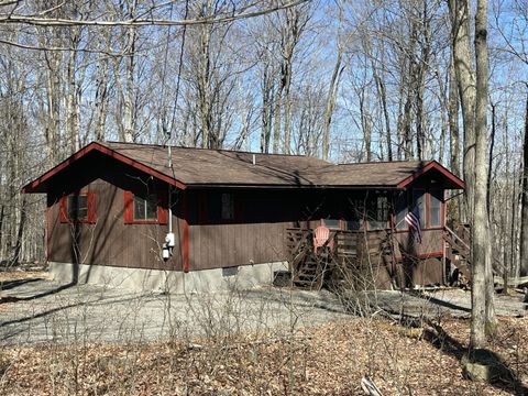 172 Larsen Drive Clifton Township PA 18424