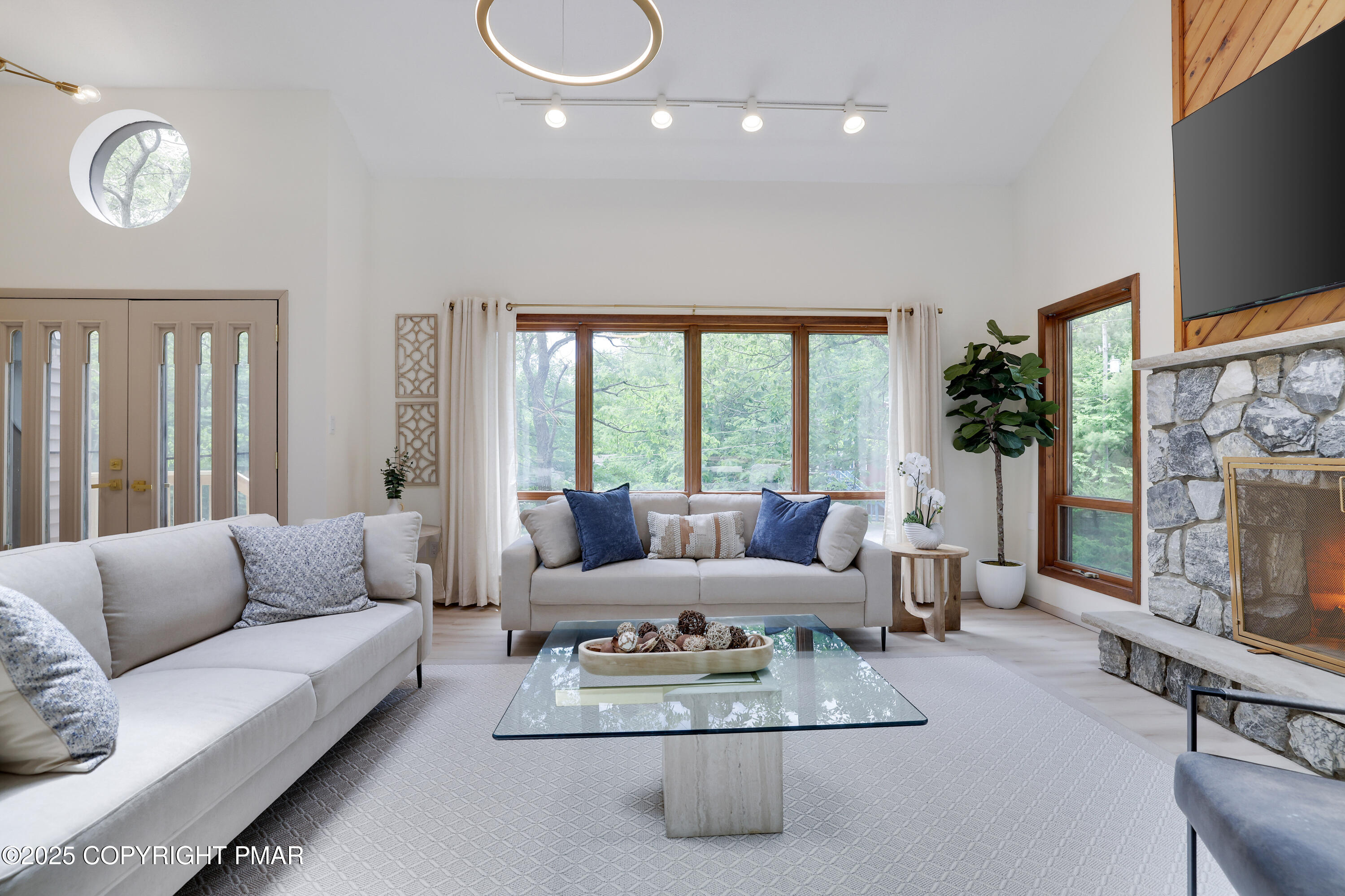 1250 Brentwood Drive