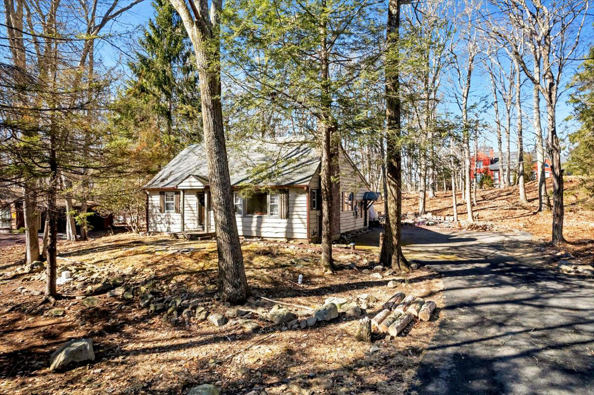 131 Crest Drive, Lake Harmony, Pennsylvania image 26