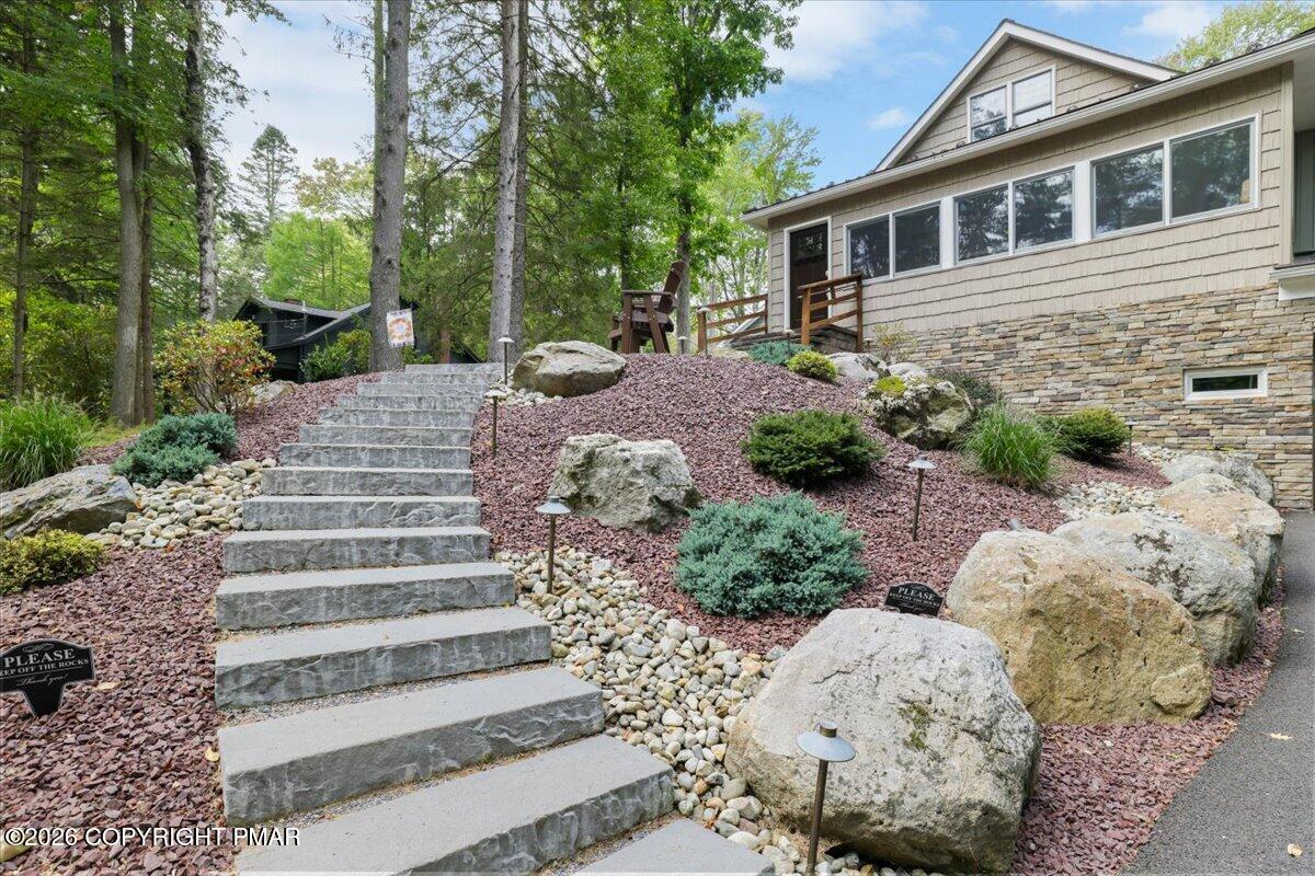 148 N Lake Drive
