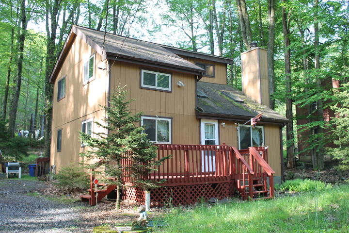 144 Owassa Drive, Pocono Lake, Pennsylvania image 3