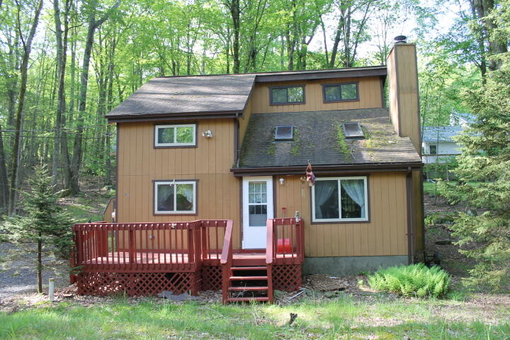 144 Owassa Drive, Pocono Lake, Pennsylvania image 1