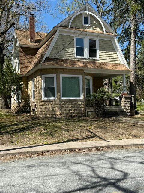 40 Fairview Avenue Mount Pocono PA 18344