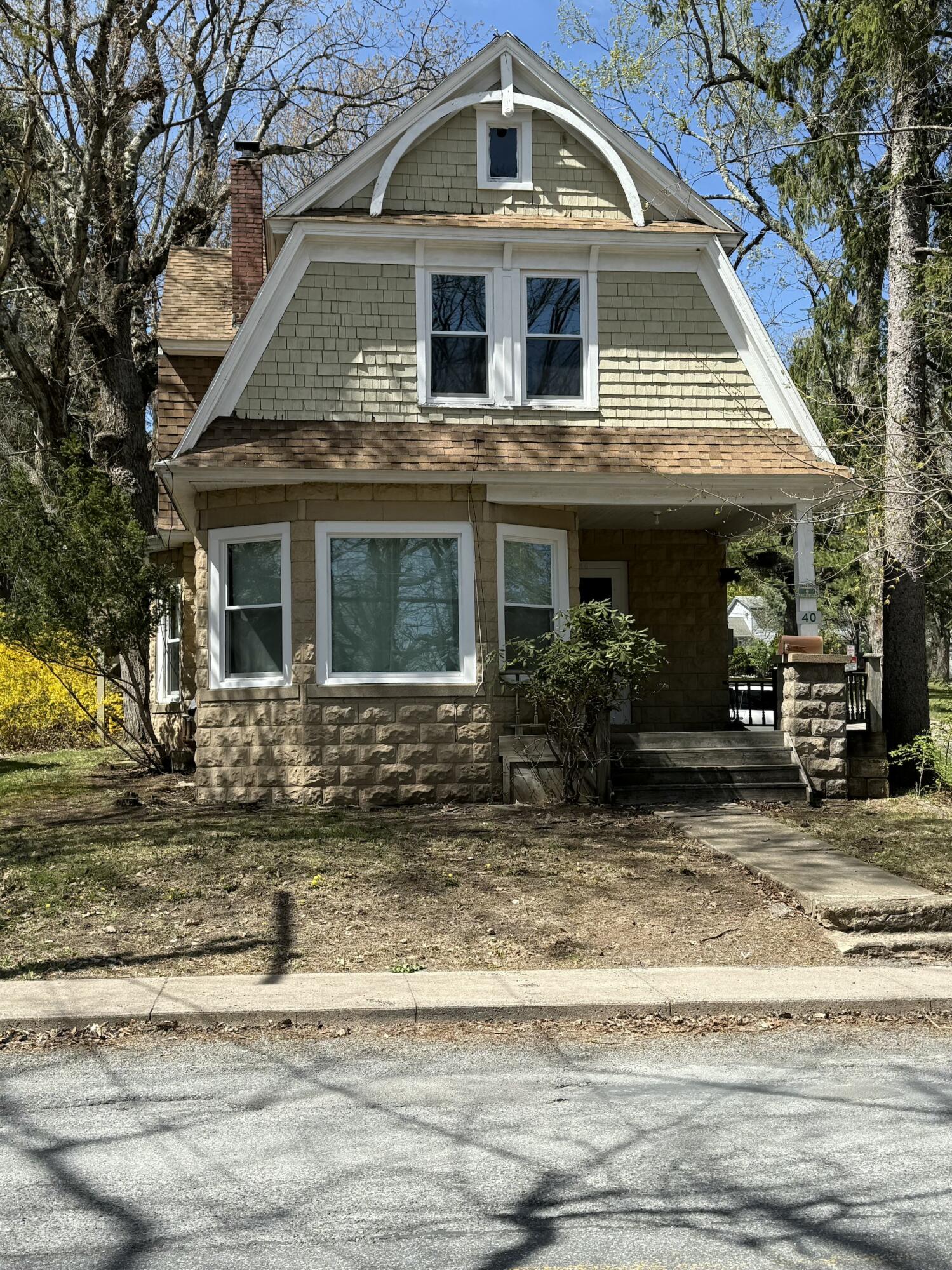 40 Fairview Avenue