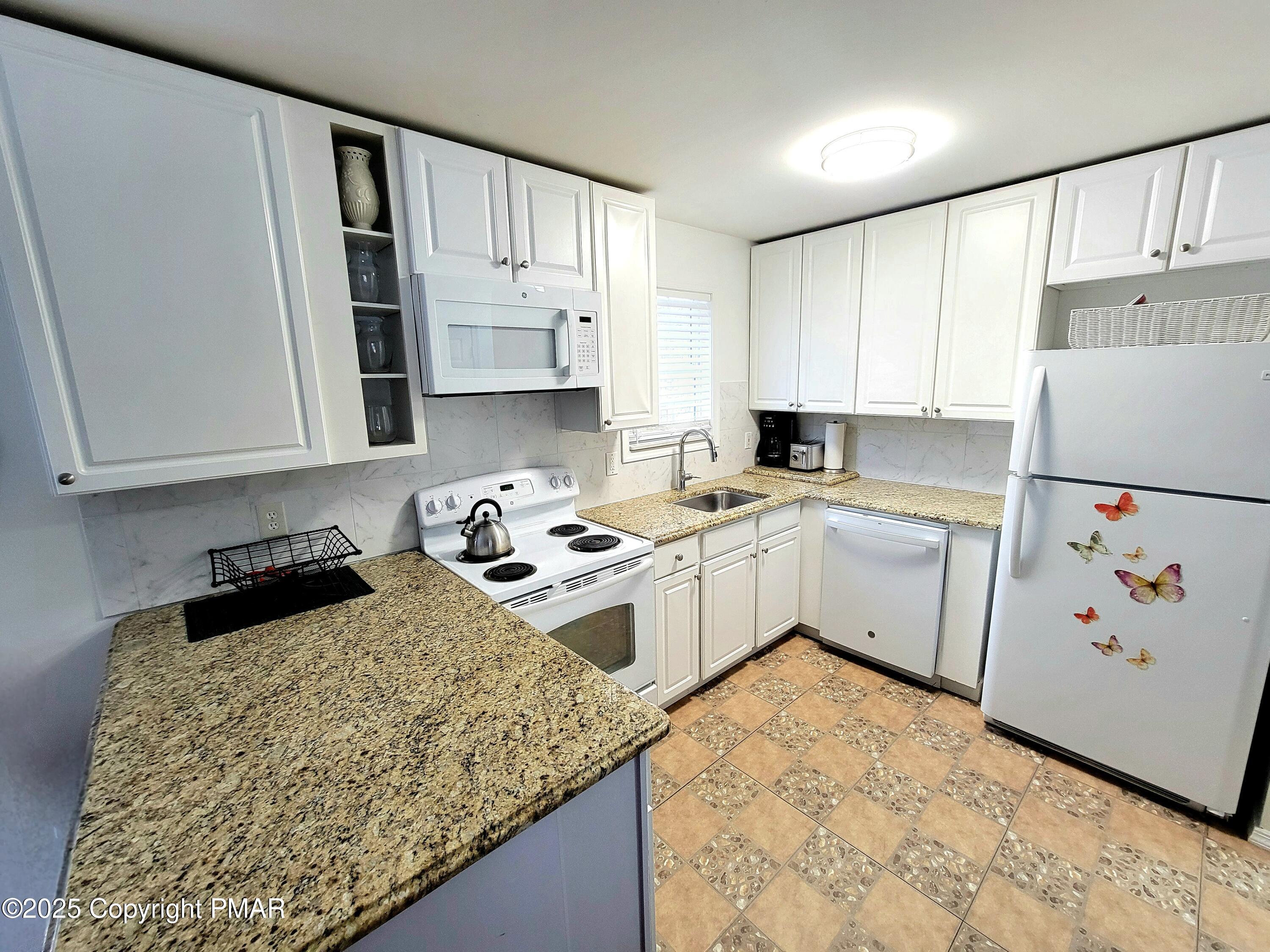 2630 Foxledge Drive, Tobyhanna, Pennsylvania image 4