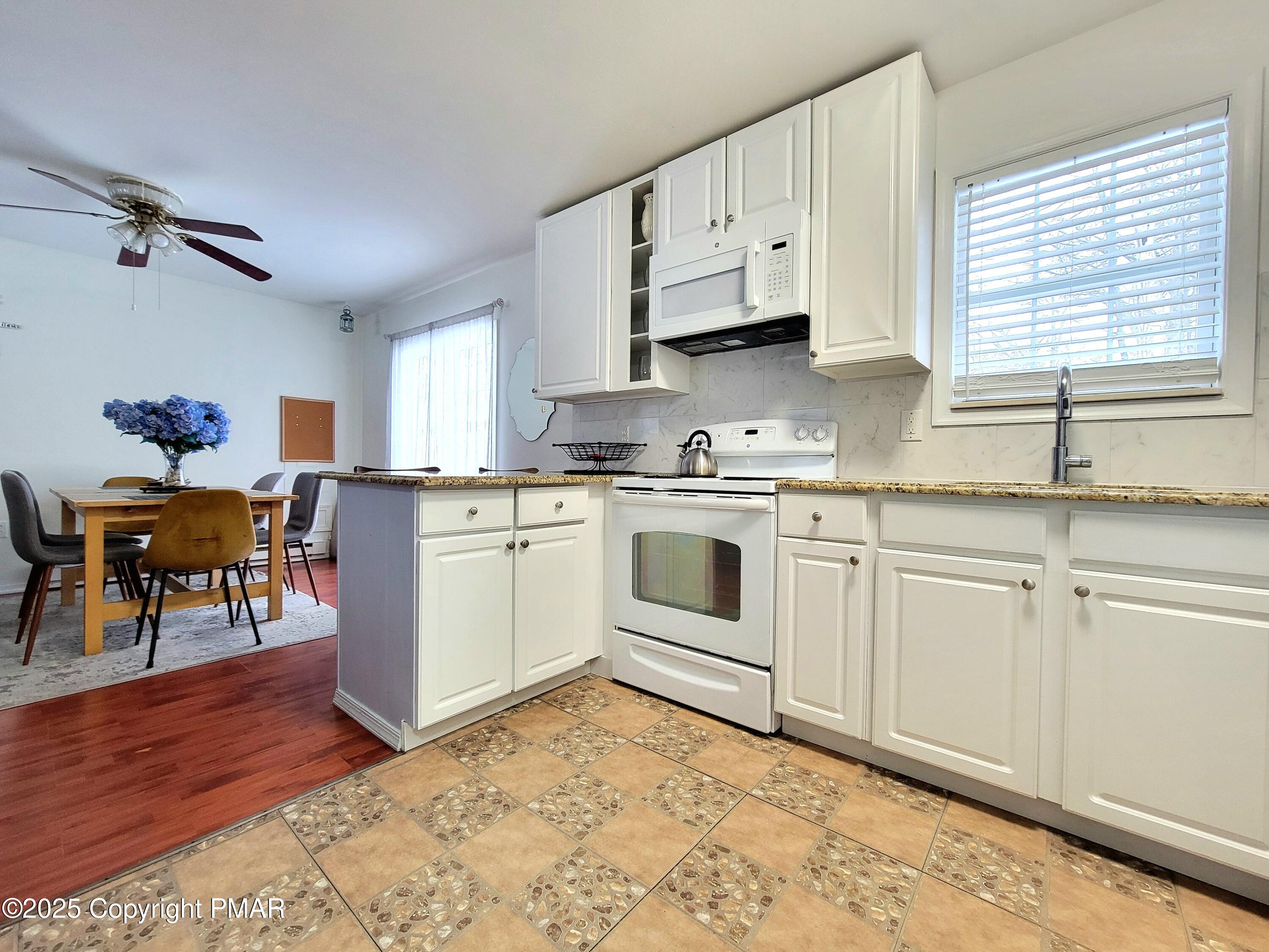 2630 Foxledge Drive, Tobyhanna, Pennsylvania image 3