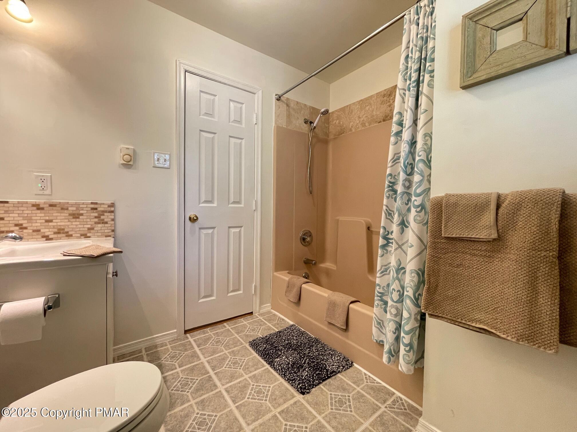 2630 Foxledge Drive, Tobyhanna, Pennsylvania image 25